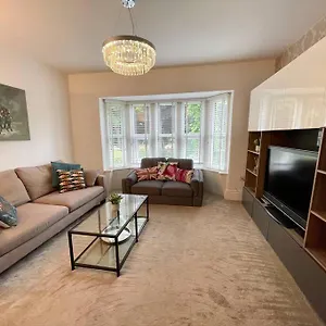 https://modern-2-bed-flat-w-parking-dog-friendly-central.bournemouth-hotels.org
