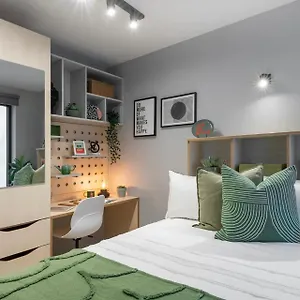  Apartment Student Only And Private Ensuites At Alma Place In