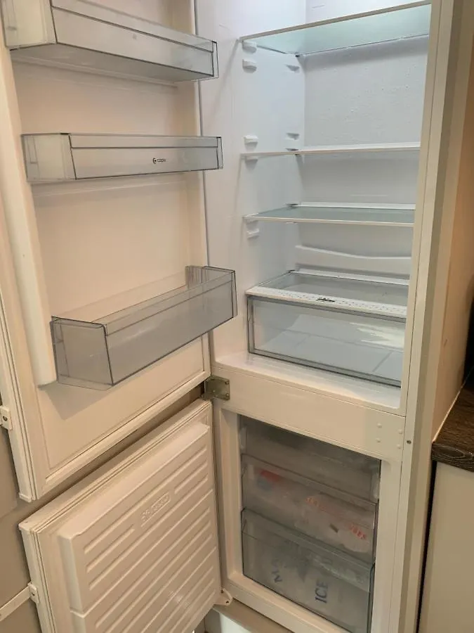 Aqua Dreams - Serviced Luxury Modern Belfast City Centre 2 Bed Apartment